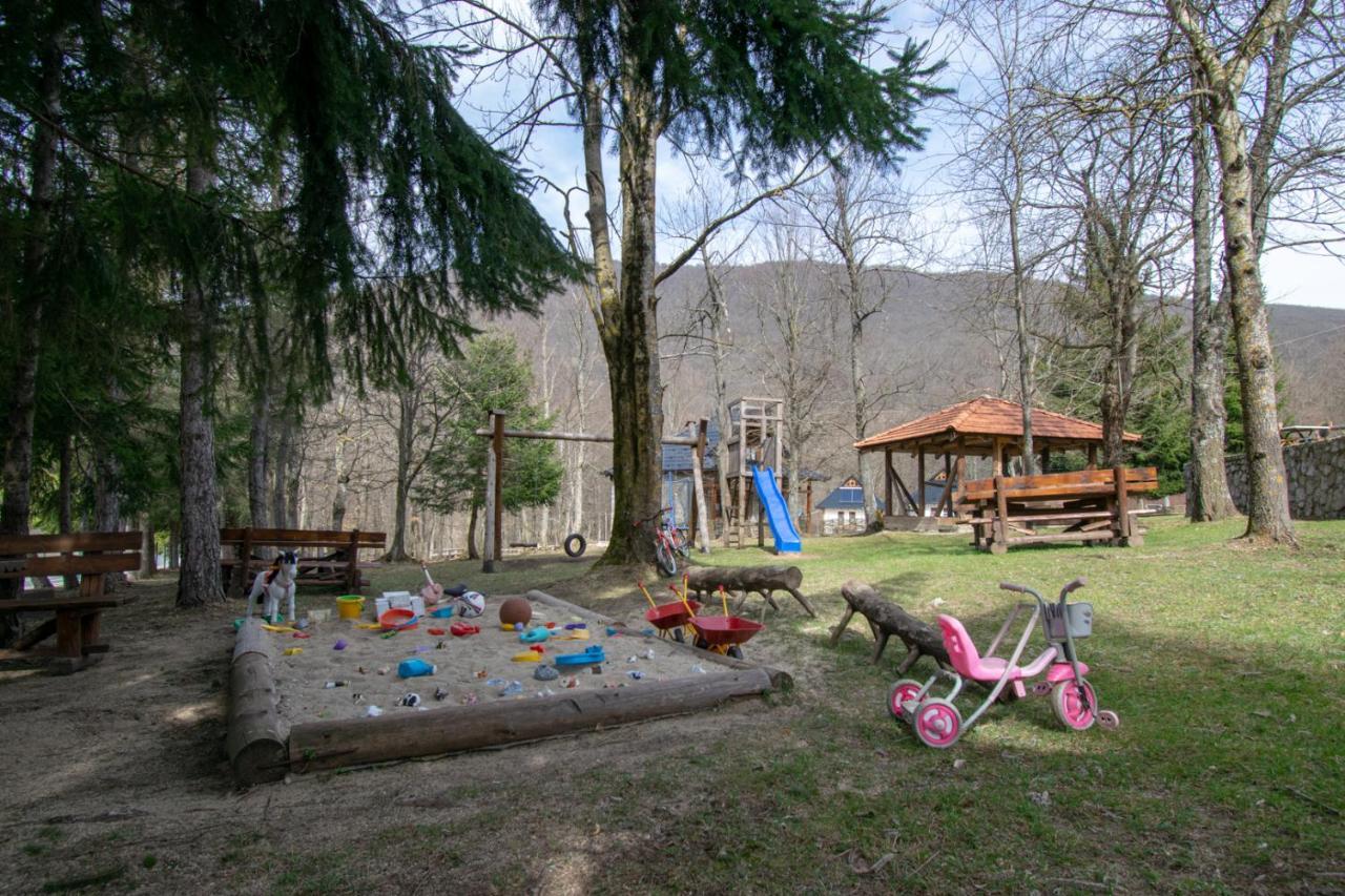 Holiday Park Hajducka Cesma Dubovsko 외부 사진